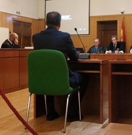 El agente de la Policía Nacional acusado de mentir en juicio.