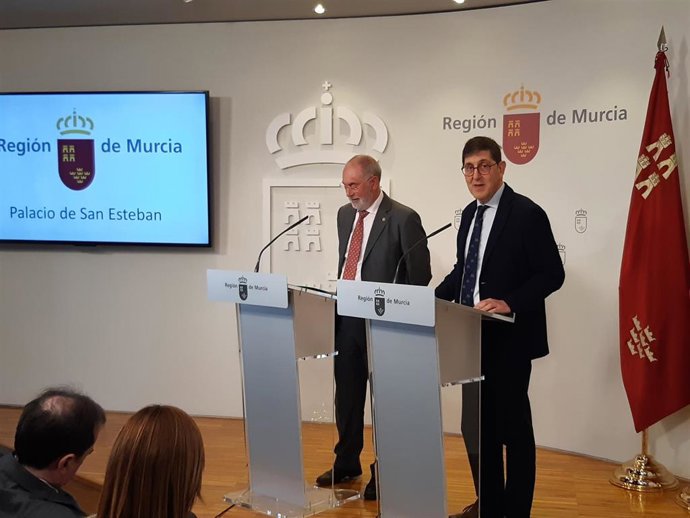 Miralles, a la izquierda, y Villegas, en la rueda de prensa