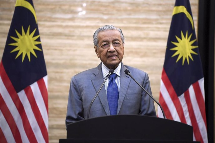 26 February 2020, Malaysia, Putrajaya: Mahathir Mohamad, primer ministro en funciones de Malasia, en una rueda de prensa 