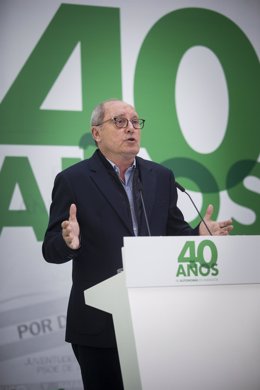 El secretario de Organización del PSOE-A, Juan Cornejo, comparece ante los medios para presentar la campaña y actividades conmemorativas del partido con motivo del 40 aniversario del 28-F.
