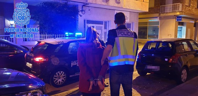 La Policía Nacional ha detenido a un hombre y dos mujeres por explotación sexual en un prostíbulo que regentaban en Amposta (Tarragona)