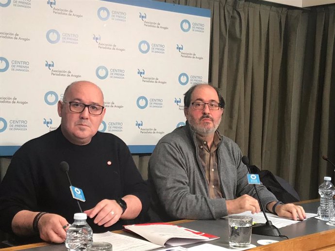 El secretario de Política Industrial y Sindical de UGT Aragón, José de la Morena y el secretario de Salud Laboral de CCOO Aragón Luis Clarimón