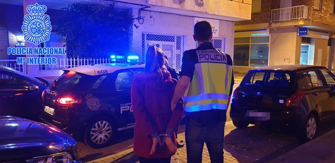La Policia Nacional ha detingut un home i dues dones per explotació sexual en un prostíbul que regentaven a Amposta (Tarragona)