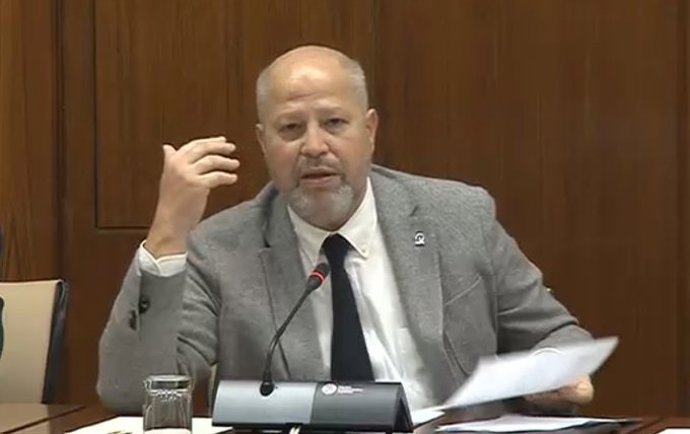 El consejero de Educación, Javier Imbroda, en una imagen de archivo de su comparecencia en la Comisión de Educación. 