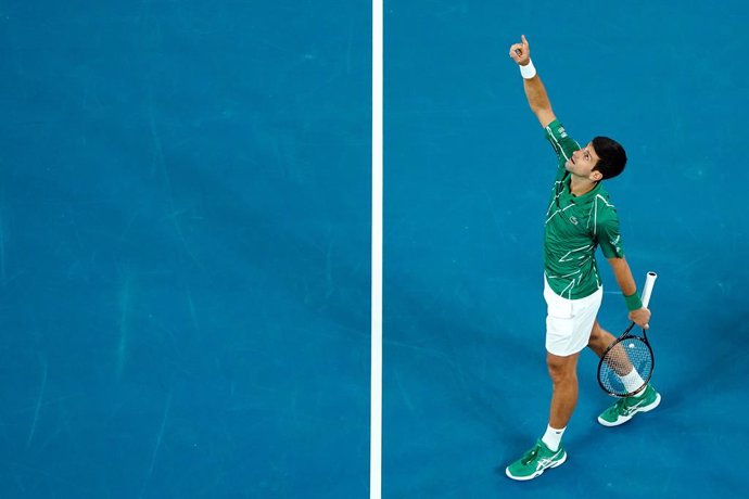 Tenis.- Djokovic se deshace de Kohlschreiber en Dubai y se queda a un partido de