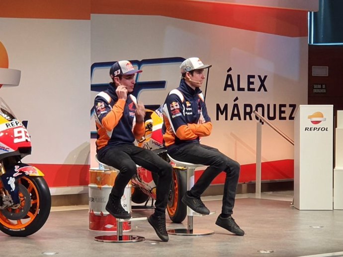 Los hermanos Marc y Álex Márquez durante su presentación como equipo en Madrid