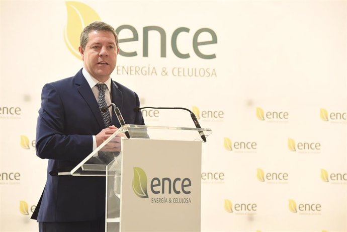 El presidente de Castilla-La Mancha, Emiliano García-Page, en la inauguración de una nueva planta de biomasa.