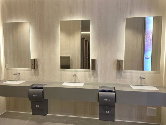 Nuevos aseos aeropuerto de Ibiza