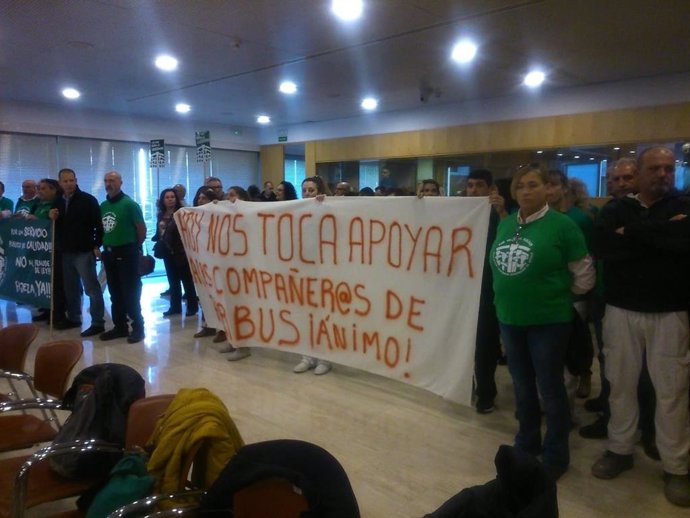 Protesta de los interinos en el Pleno de la Diputación de Sevilla