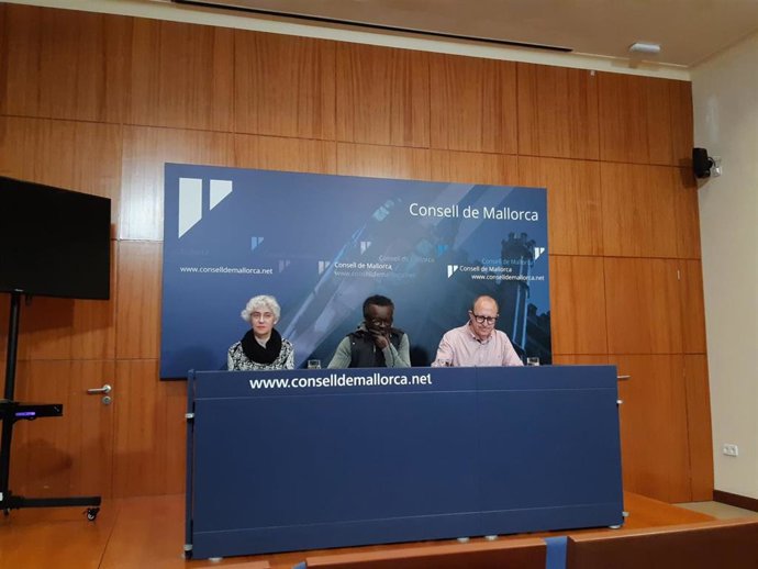 Representanets de PSIB, MÉS per Mallorca y Unidas Podemos en el Consell de Mallorca, en rueda de prensa.