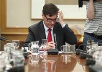 El Gobierno ampliará los espacios 'sin humo' a coches y espacios deportivos y subirá la fiscalidad del tabaco