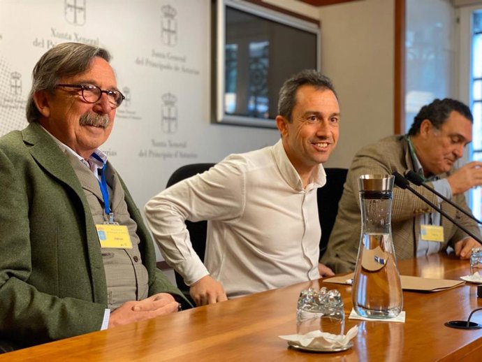 Lino Vázquez, Ovidio Zapico y Eugenio Saavedra durante la rueda de prensa.