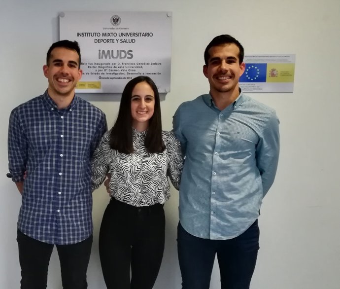 Los autores de este trabajo, en el Instituto Mixto Universitario Deporte y Salud (iMUDS) de la UGR