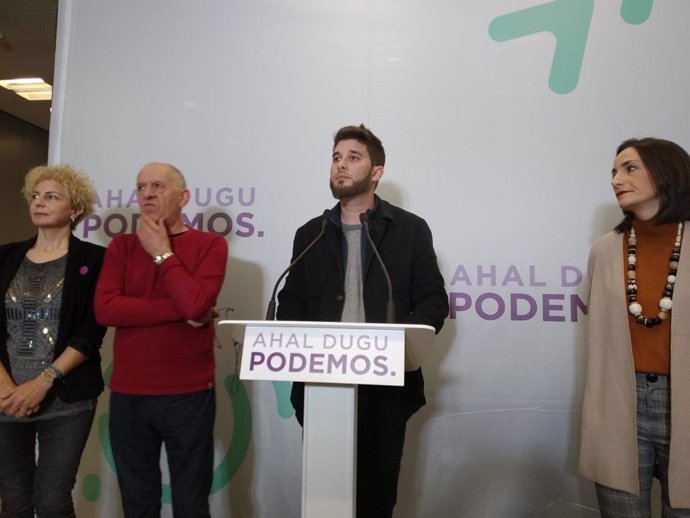Los candidatos de la lista de Miren Gorrotxategi, candidata a Lehendakari de Elkarrekin Podemos, en una comparecencia en Bilbao: David Soto, Garbiñe Ruiz, Isabel González y Josetxo Arrieta