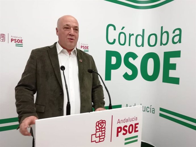 El secretario general del PSOE de Córdoba, Antonio Ruiz, en la sede provincial de su partido en una imagen de archivo.