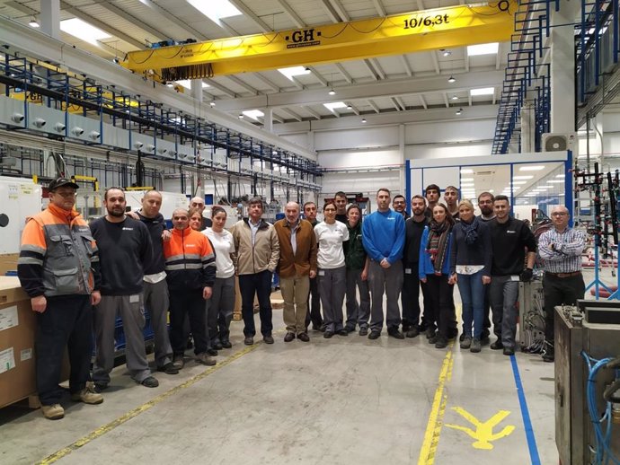 Instalaciones y algunos trabajadores de Sigit, junto al alcalde bilbilitano José Manuel Aranda