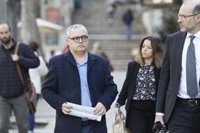 El periodista Francisco Mestre señala que no vio alternativa cuando la Policía le requisó el móvil