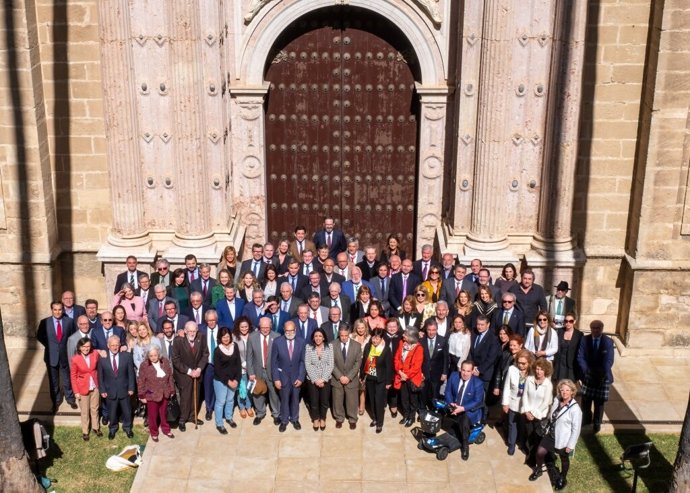 Exdiputados del Parlamento de Andalucía en un encuentro.