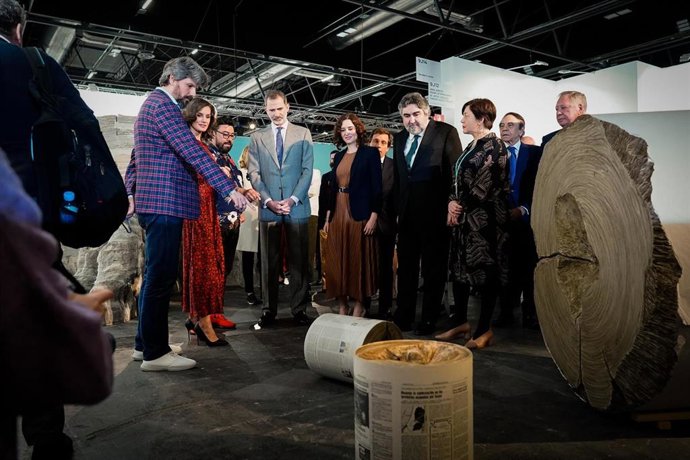 Pie De Foto Y Fotos: Díaz Ayuso Asiste A La Inauguración De Arco, Presidida Por Los Reyes