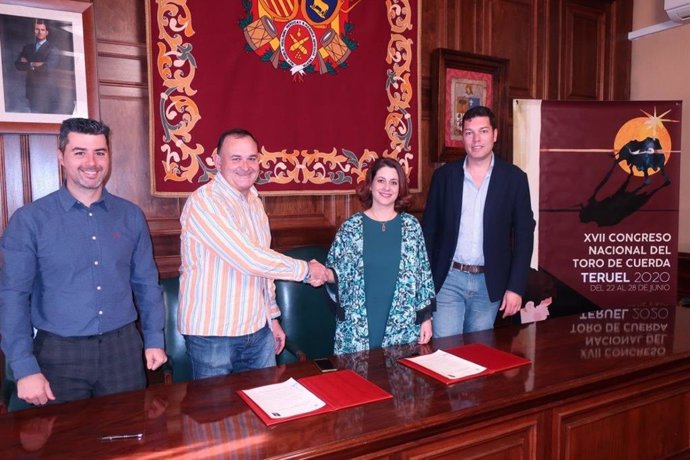 El Ayuntamiento de Teruel y la Asociación Cultural Amigos de la Soga y Baga de la ciudad firman un convenio de colaboración.