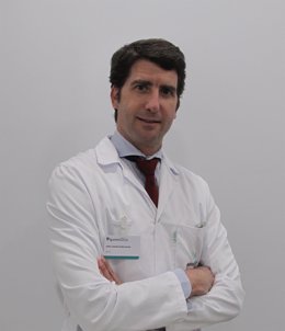 El doctor Daniel Cansino Muñoz-Repiso, especialista en Ortopedia y Traumatología del Hospital Quirónsalud Sagrado Corazón de Sevilla.