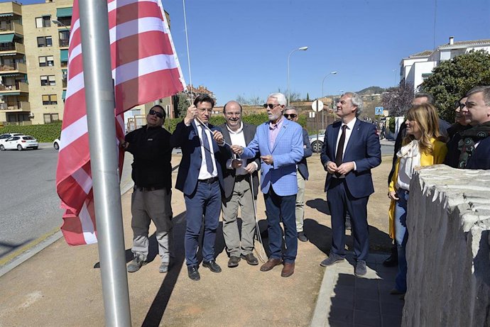 Imagen del izado de la bandera del Granada CF