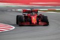 Vettel y Ferrari lideran una jornada de sufrimiento para Hamilton y Mercedes