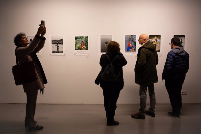 Exposició 'Llibertats perdudes' d'imatges pels drets humans organizada per Catalunya Mirades Solidries