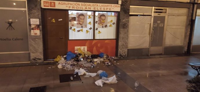 El PSE de Lasarte-Oria condena el ataque a su Casa del Pueblo durante una manifestación a favor de un etarra