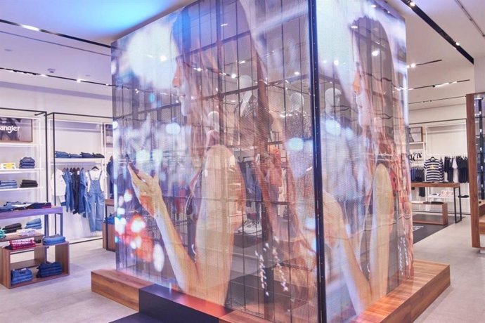 COMUNICADO: Fashionalia redefine la moda con la apertura de su primera tienda "P