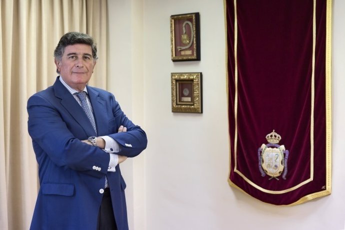 El presidente del Colegio de Farmacéuticos sevillano y de Mehuer, Manuel Pérez