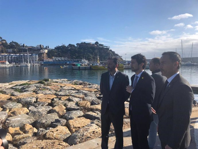 El conseller Dami Calvet visita el Puerto de Blanes (Girona)