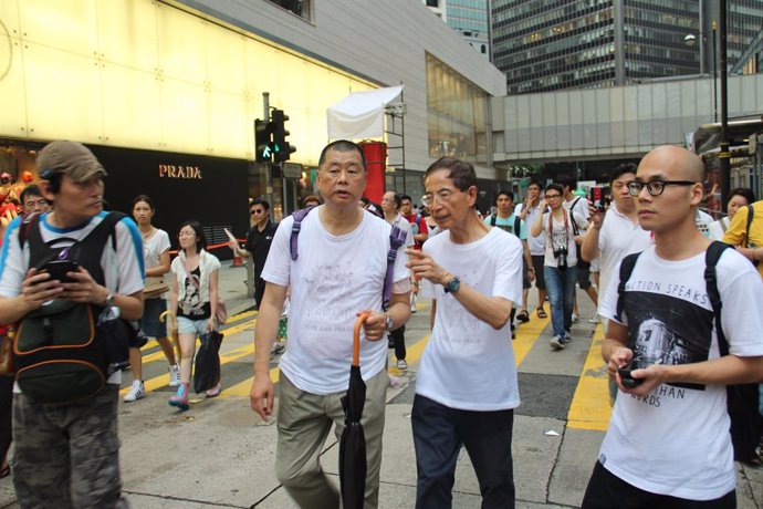 El magnat i líder opositor Jimmy Lai (esquerra) durant una protesta