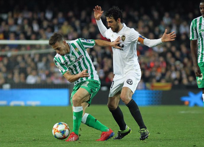 Fútbol/Primera.- (Previa) Valencia y Betis confrontan sus penas en Mestalla 
