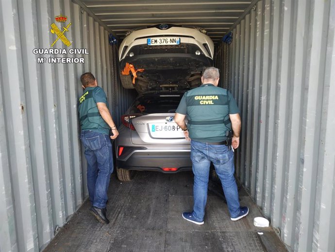 La Guardia Civil recupera 8 vehículos sustraídos en Francia en el puerto de la Luz y de Las Palmas
