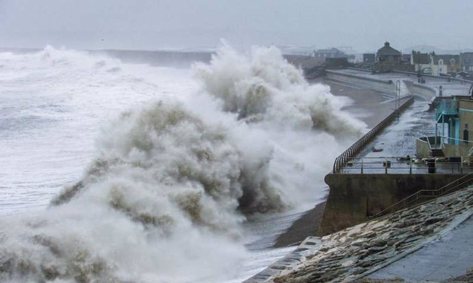    Las alturas promedio de las olas de invierno a lo largo de la costa atlántica de Europa occidental han aumentado durante casi siete décadas, según una nueva investigación