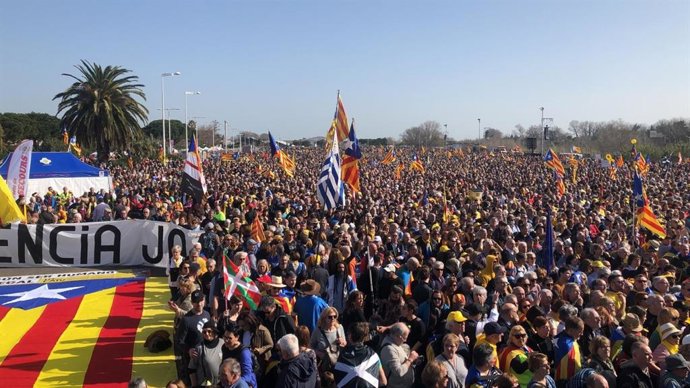 Ambient festiu abans de l'acte del Consell per la República a Perpiny (Frana) el 29 de febrer del 2020