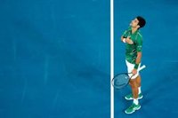 Djokovic no perdona a Tsitsipas y conquista Dubai