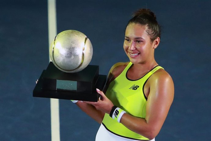La británica Heather Watson celebra su título en Acapulco