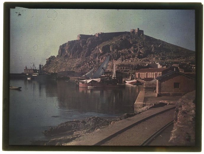 Puerto y castillo de Águilas (1908)