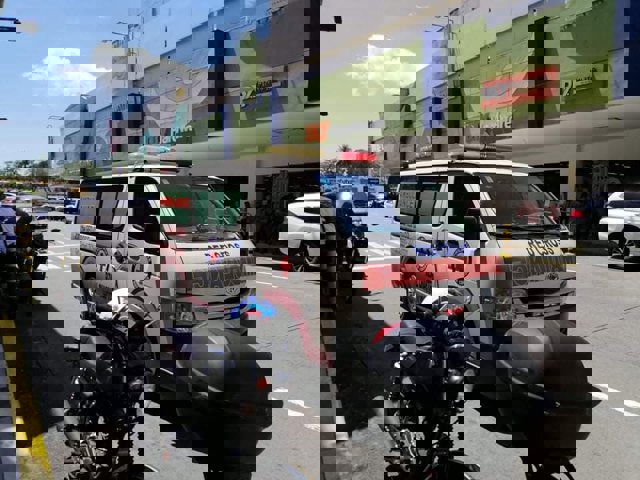 Tres ambulancias acuden al centro comercial