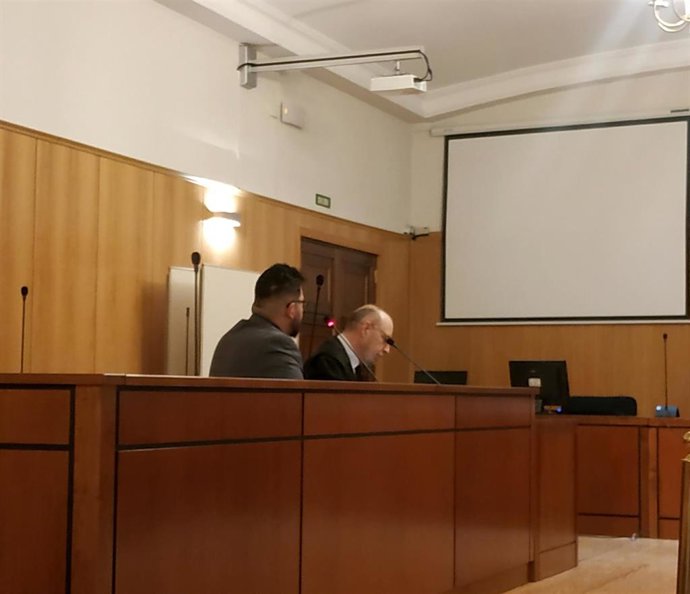 El autor del apuñalamiento, durante la vista celebrada en la Audiencia de Valladolid.