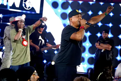 Public Enemy despide al cofundador Flavor Flav tras 35 años en el grupo