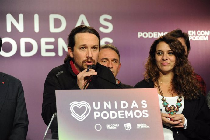 El secretario general de Podemos, Pablo Iglesias, y la diputada de Unidas Podemos al Congreso por Cádiz, Noelia Vera, en la noche electoral del 10N, en una foto de archivo.
