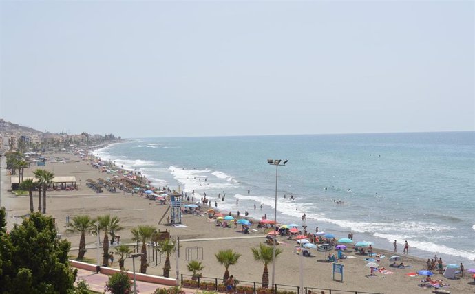 Imagen de archivo de una playa de Rincón de la Victoria
