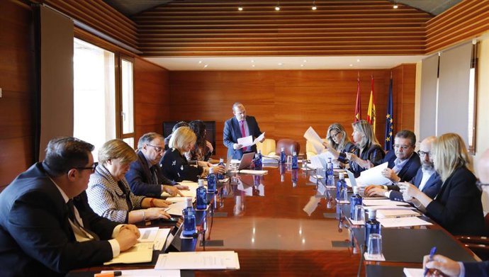 Junta y Mesa de las Cortes.