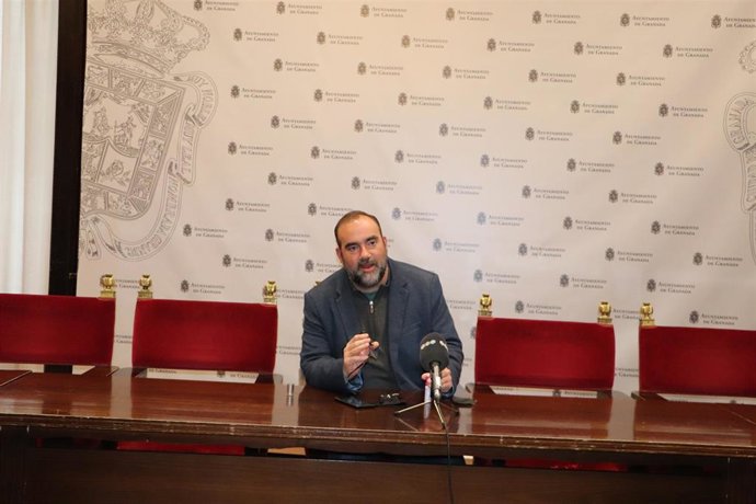 El concejal de Podemos-IU en el Ayuntamiento de Granada, Francisco Puentedura