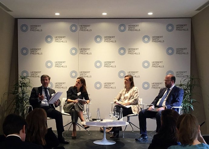 Desayuno organizado por el despacho Herbert Smith Freehills