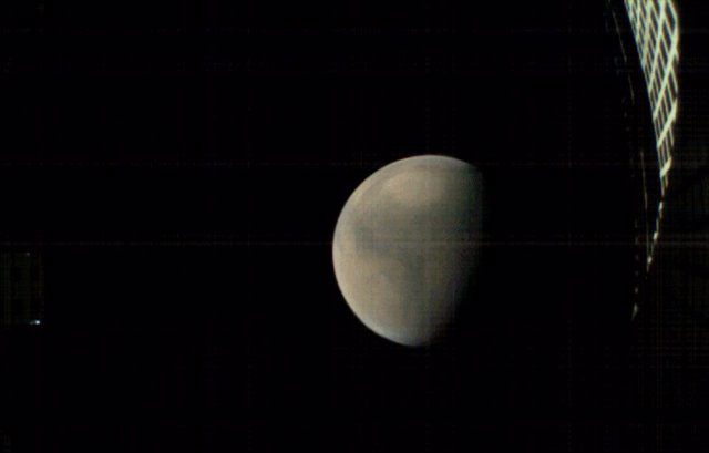 Imagen de Marte tomada por uno de los dos cubesats MarCO