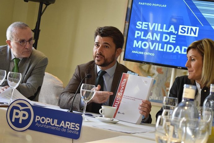 Beltrán Pérez en rueda de prensa